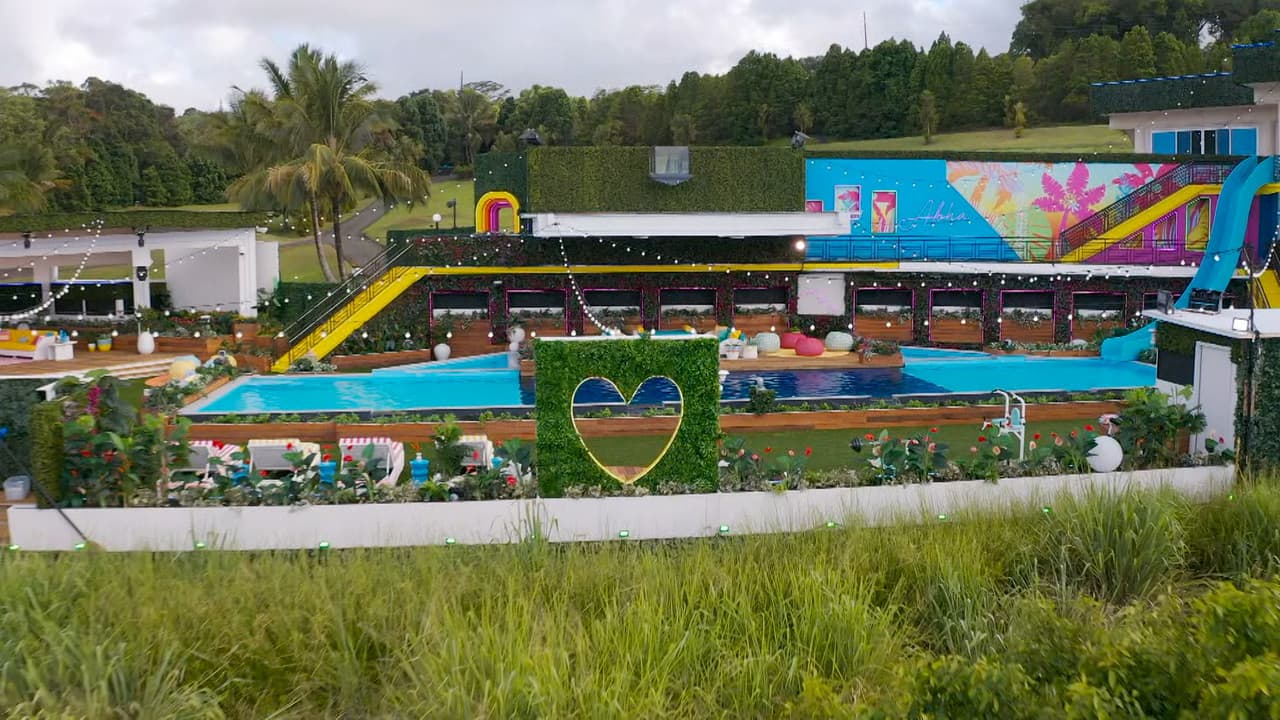 Love Island backdrop